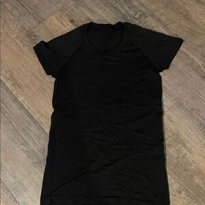 Elegant Black Short Sleeve Women's Tee